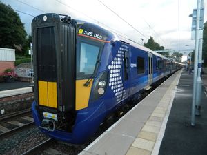 385003 at Linlithgow.jpg