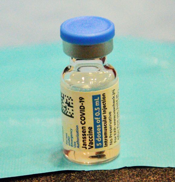 파일:Johnson & Johnson COVID-19 vaccine developed by Janssen.jpg
